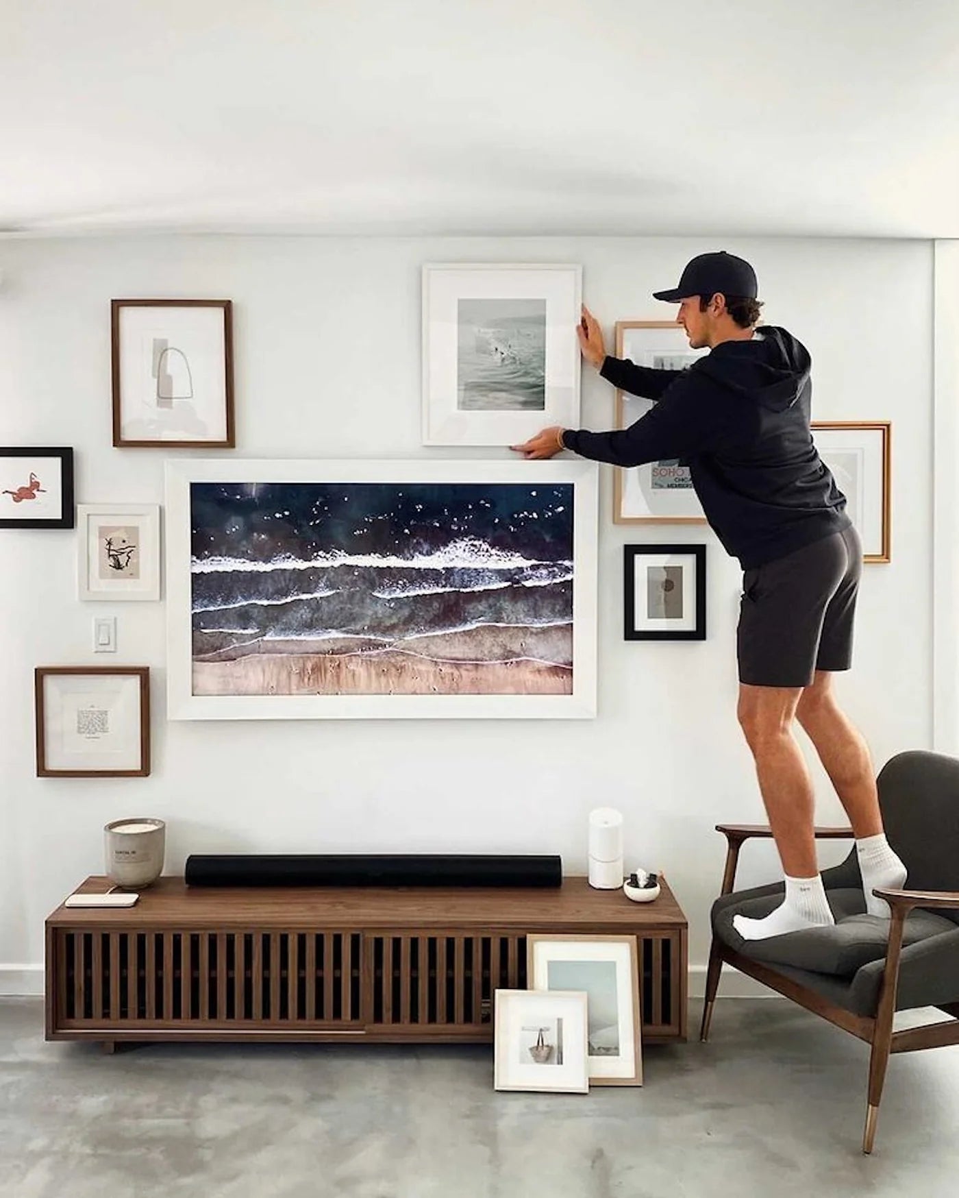 Samsung-Frame-TV-white-bezel