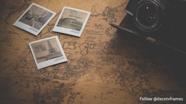 Appareil photo noir avec 3 photos de monuments de Paris 